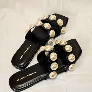 Fashion To Figure Women's Sage Wide Width Flats, Sandals, US 8, Black